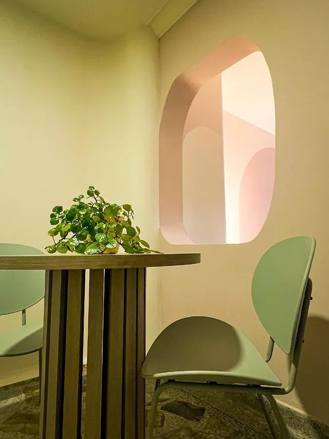 Cozy Haven, A Relaxing Living Room Retreat 메딜린 아파트